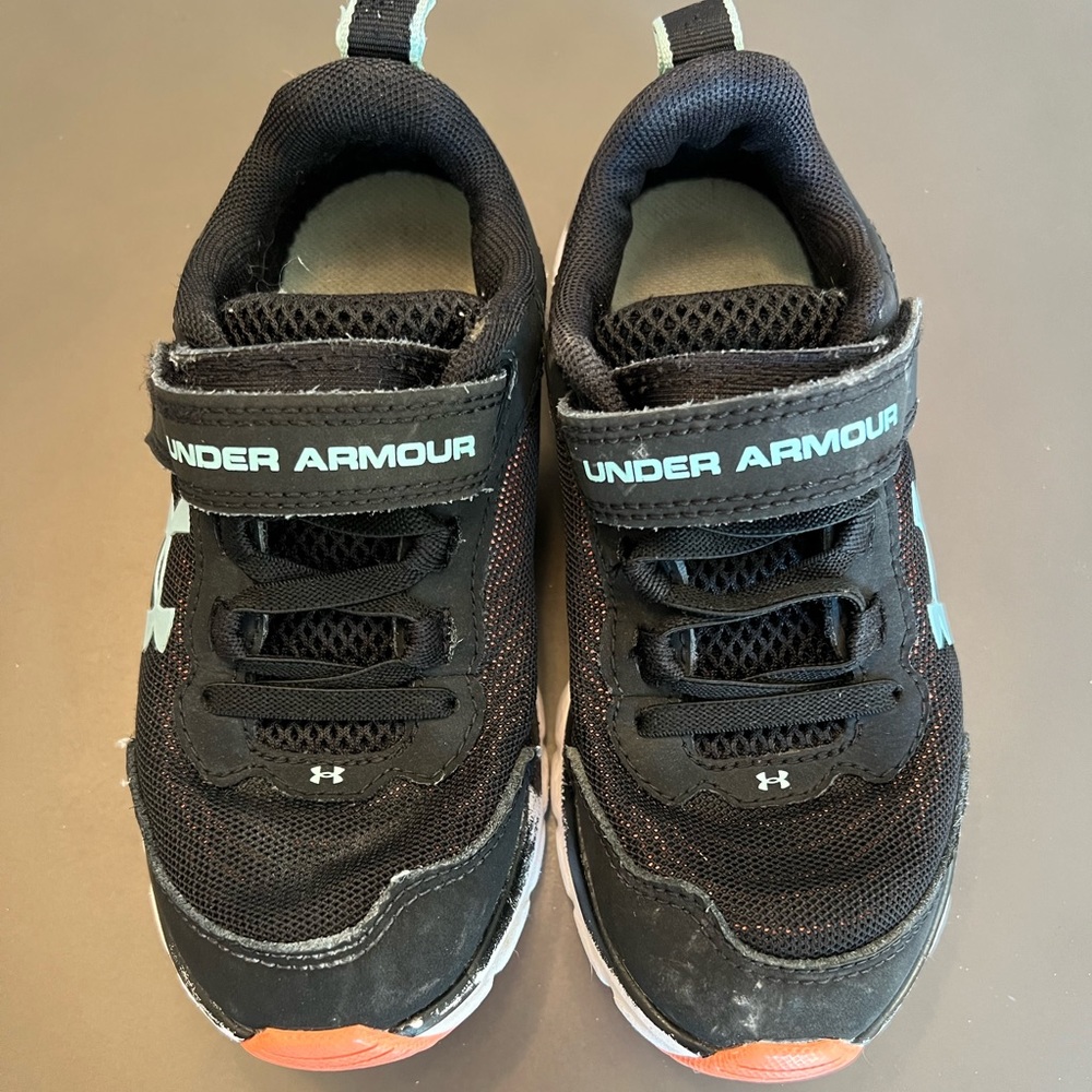 Girls Under Armour Gym Shoes